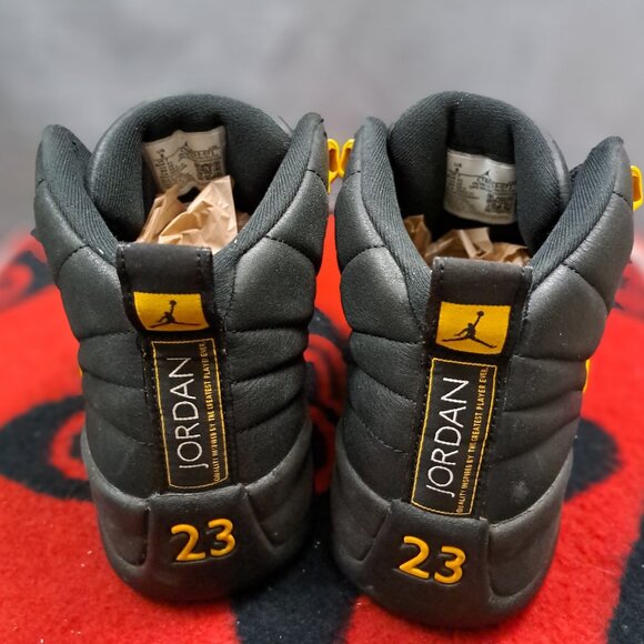 %Size 8 Nike Air Jordan 12 \